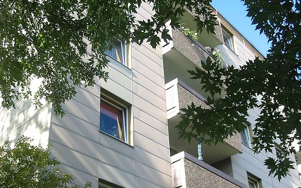 Außenansicht Fenster und Balkons eines Objektes auf der Graurheindorferstrasse in Bonn-Castell